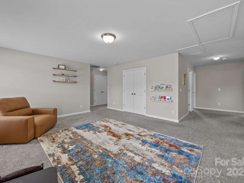 13315 Hunting Birds Lane, Charlotte, NC 28278.  MLS# CAR4254253, YatesRealty ID 24652. 