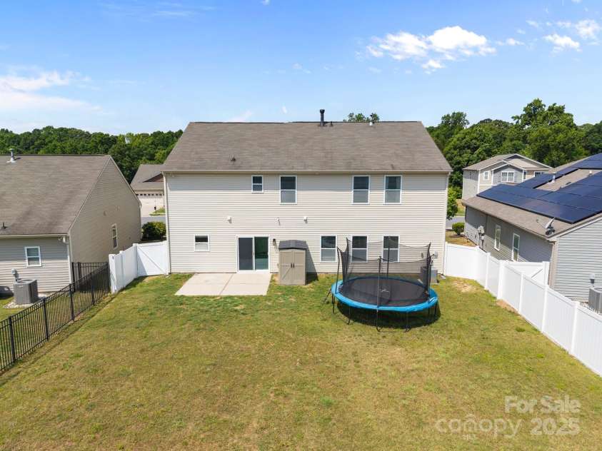 13315 Hunting Birds Lane, Charlotte, NC 28278.  MLS# CAR4254253, YatesRealty ID 24652. 