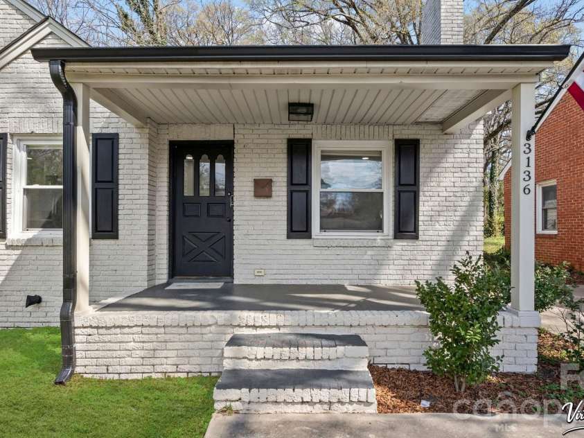 3136 Mathis Drive, Charlotte, NC 28208.  MLS# CAR4355716, YatesRealty ID 24653. 