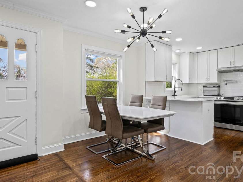 3136 Mathis Drive, Charlotte, NC 28208.  MLS# CAR4355716, YatesRealty ID 24653. 