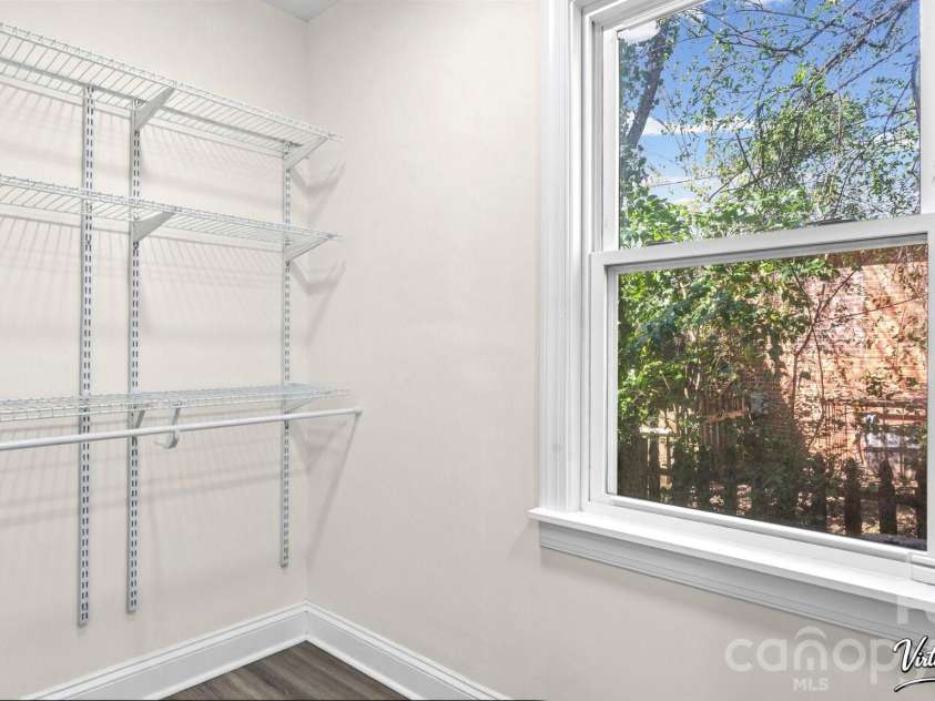 3136 Mathis Drive, Charlotte, NC 28208.  MLS# CAR4355716, YatesRealty ID 24653. 