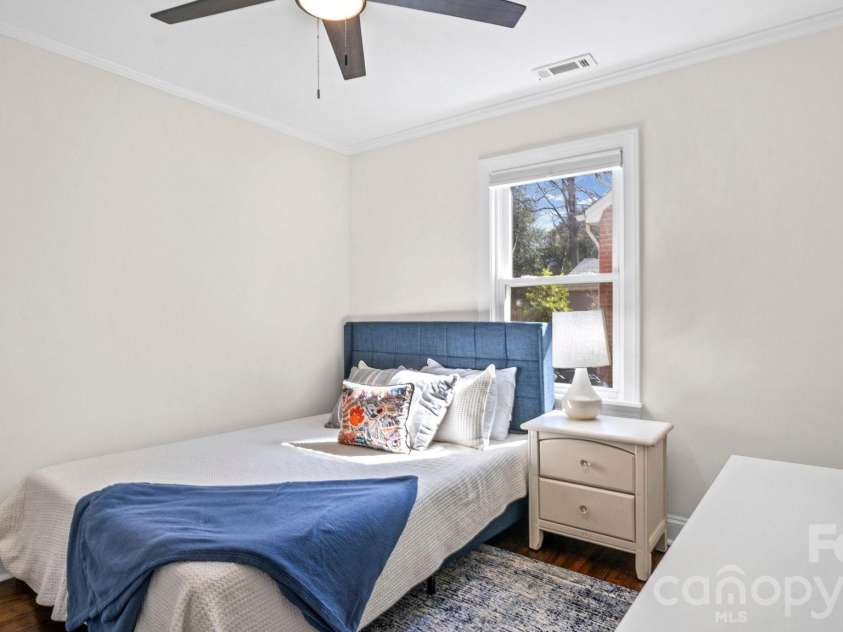 3136 Mathis Drive, Charlotte, NC 28208.  MLS# CAR4355716, YatesRealty ID 24653. 