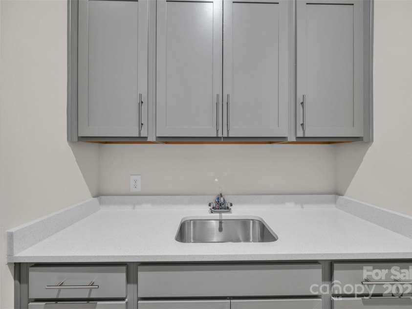 513 Meadow Ridge Drive, Belmont, NC 28012.  MLS# CAR4267860, YatesRealty ID 24654. 