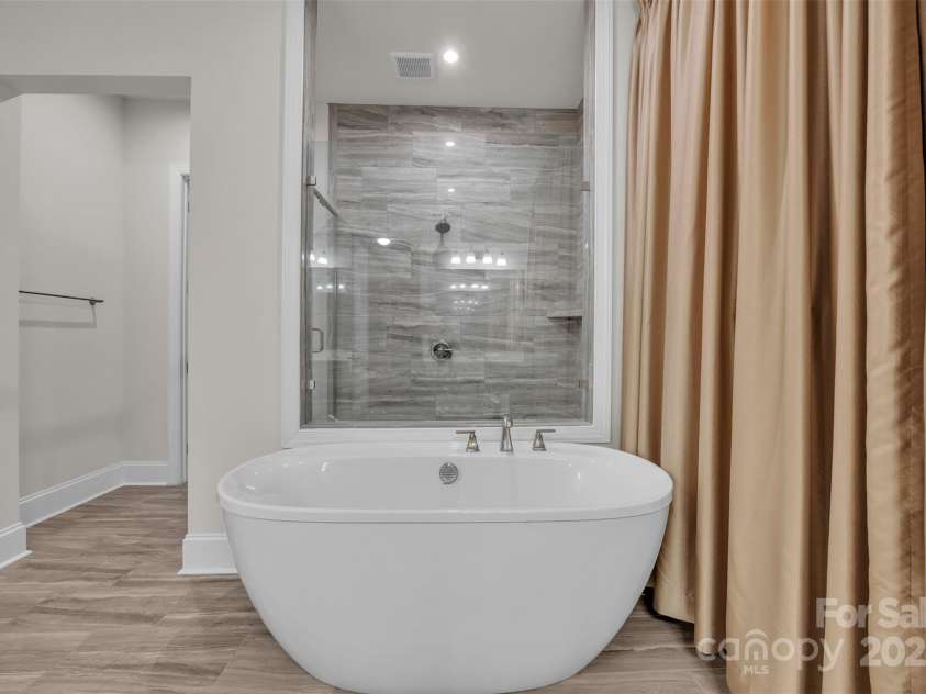 513 Meadow Ridge Drive, Belmont, NC 28012.  MLS# CAR4267860, YatesRealty ID 24654. 