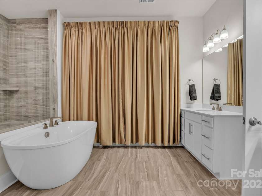 513 Meadow Ridge Drive, Belmont, NC 28012.  MLS# CAR4267860, YatesRealty ID 24654. 