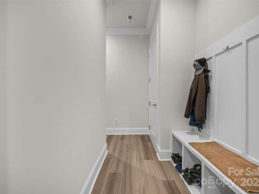 513 Meadow Ridge Drive, Belmont, NC 28012.  MLS# CAR4267860, YatesRealty ID 24654. 