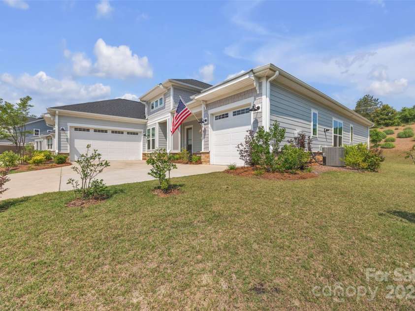 513 Meadow Ridge Drive, Belmont, NC 28012.  MLS# CAR4267860, YatesRealty ID 24654. 