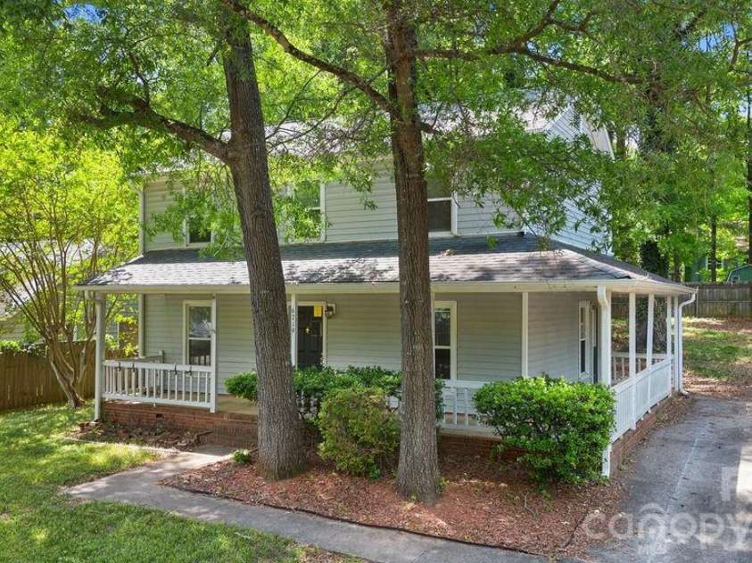 6719 Raeburn Lane, Charlotte, NC 28227.  MLS# CAR4377347, YatesRealty ID 24654. 