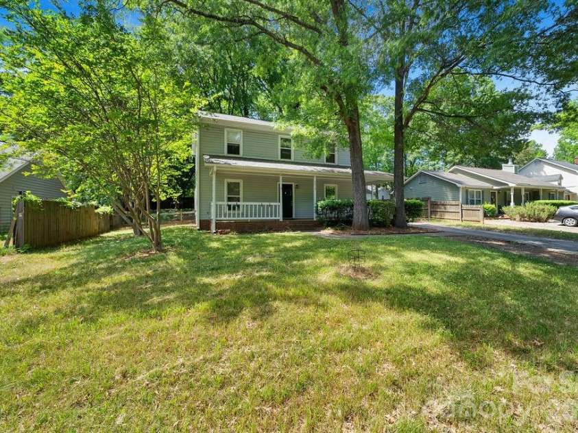 6719 Raeburn Lane, Charlotte, NC 28227.  MLS# CAR4377347, YatesRealty ID 24654. 