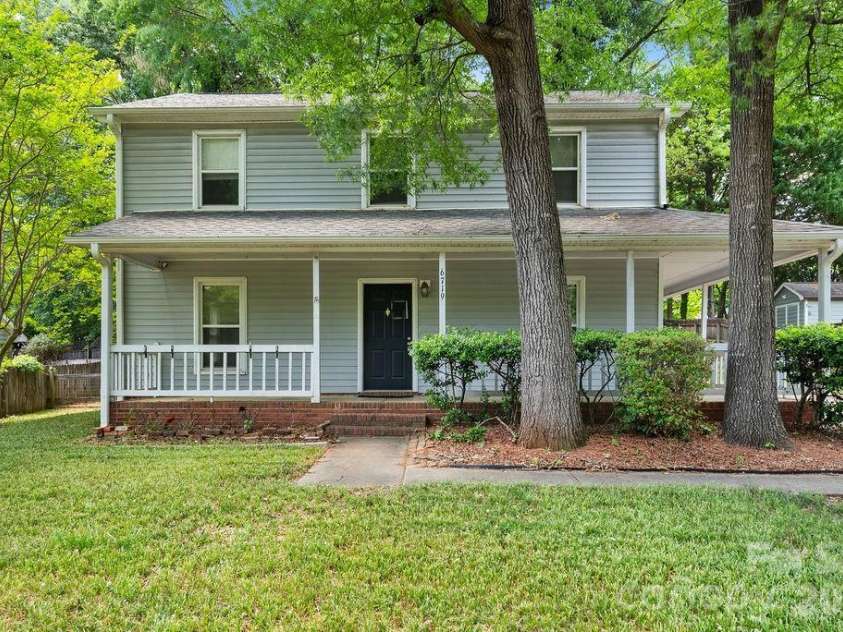 6719 Raeburn Lane, Charlotte, NC 28227.  MLS# CAR4377347, YatesRealty ID 24654. 