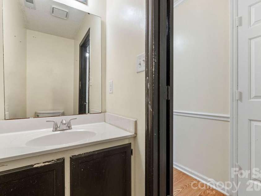 6719 Raeburn Lane, Charlotte, NC 28227.  MLS# CAR4377347, YatesRealty ID 24654. 
