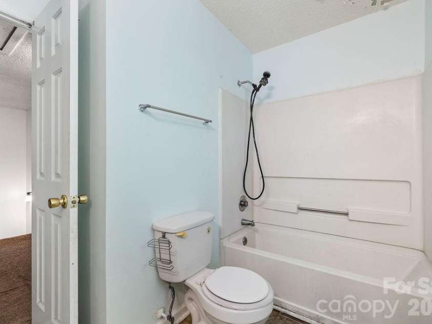 6719 Raeburn Lane, Charlotte, NC 28227.  MLS# CAR4377347, YatesRealty ID 24654. 