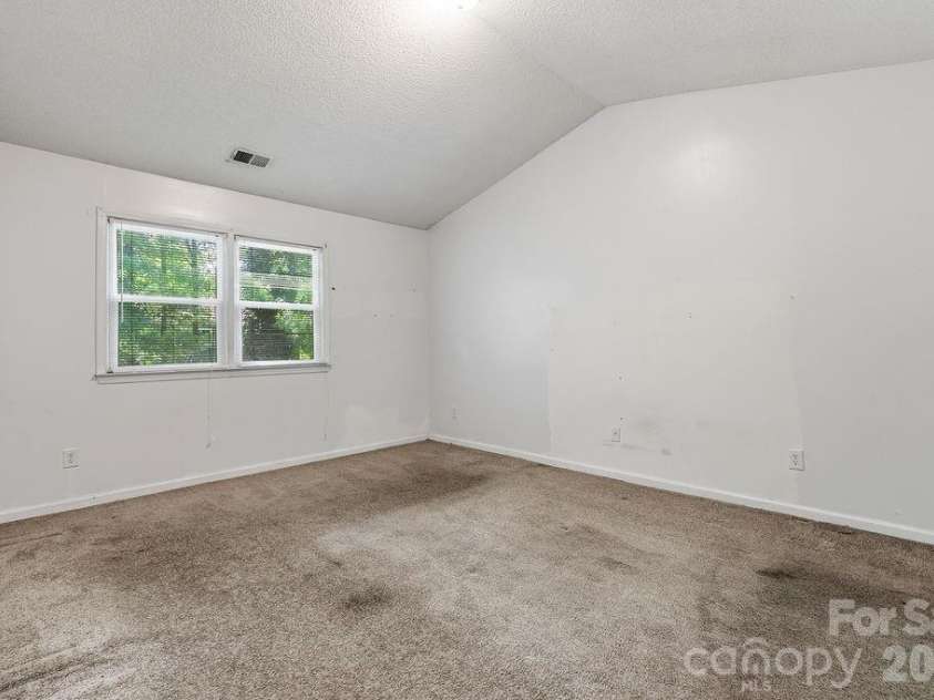 6719 Raeburn Lane, Charlotte, NC 28227.  MLS# CAR4377347, YatesRealty ID 24654. 
