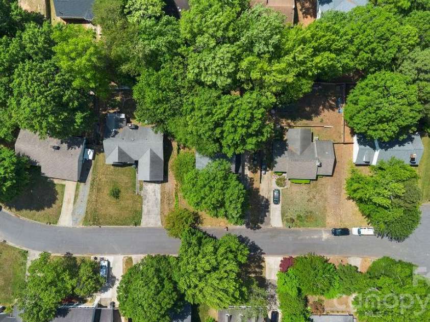 6719 Raeburn Lane, Charlotte, NC 28227.  MLS# CAR4377347, YatesRealty ID 24654. 