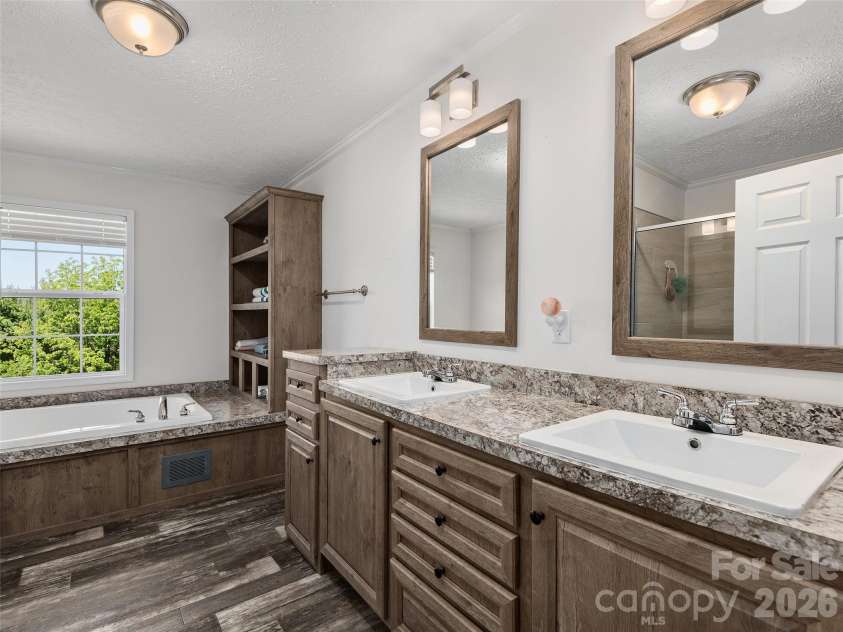 271 Sluder Branch Road, Leicester, NC 28748.  MLS# CAR4384358, YatesRealty ID 24655. 