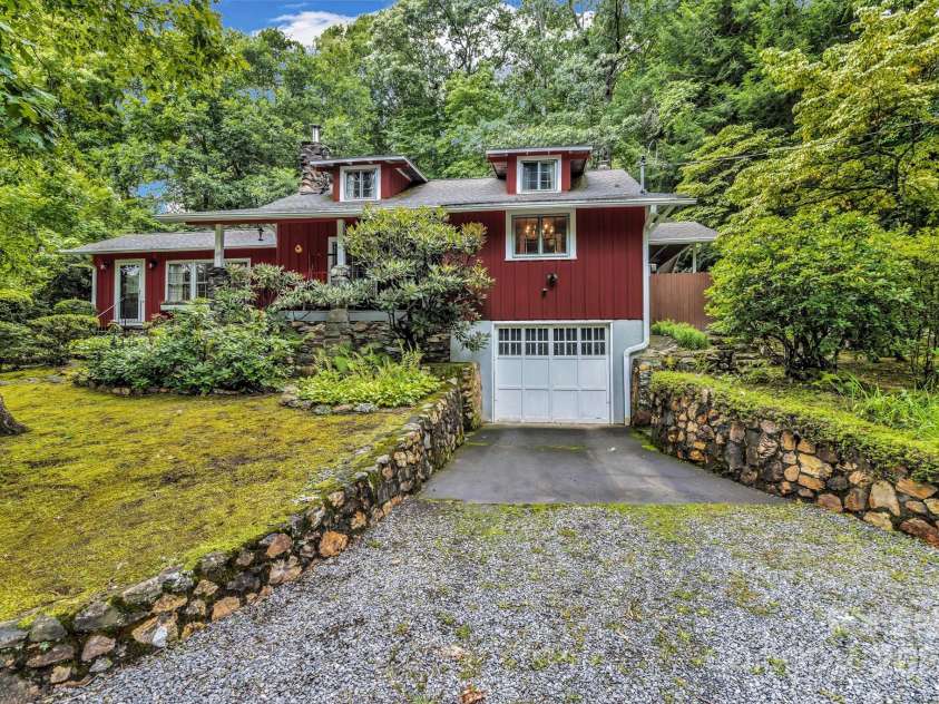 60 Meeks Road, Black Mountain, NC 28711.  MLS# CAR4269657, YatesRealty ID 24655. 