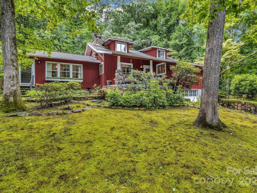 60 Meeks Road, Black Mountain, NC 28711.  MLS# CAR4269657, YatesRealty ID 24655. 