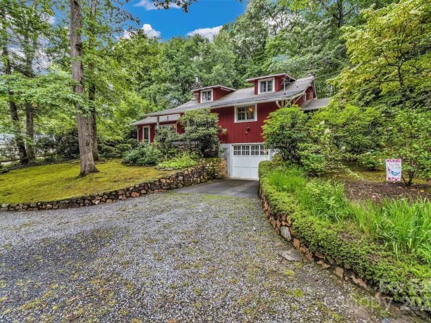 60 Meeks Road, Black Mountain, NC 28711.  MLS# CAR4269657, YatesRealty ID 24655. 