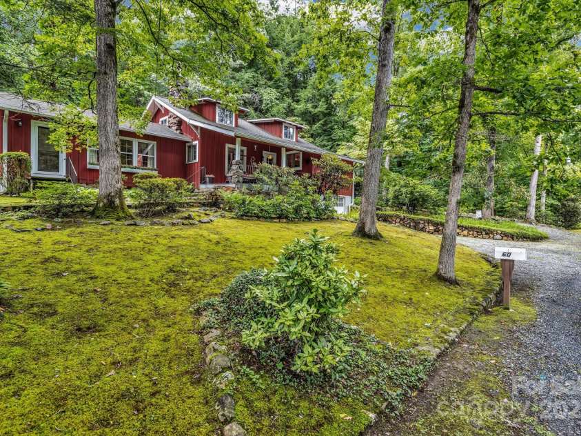 60 Meeks Road, Black Mountain, NC 28711.  MLS# CAR4269657, YatesRealty ID 24655. 