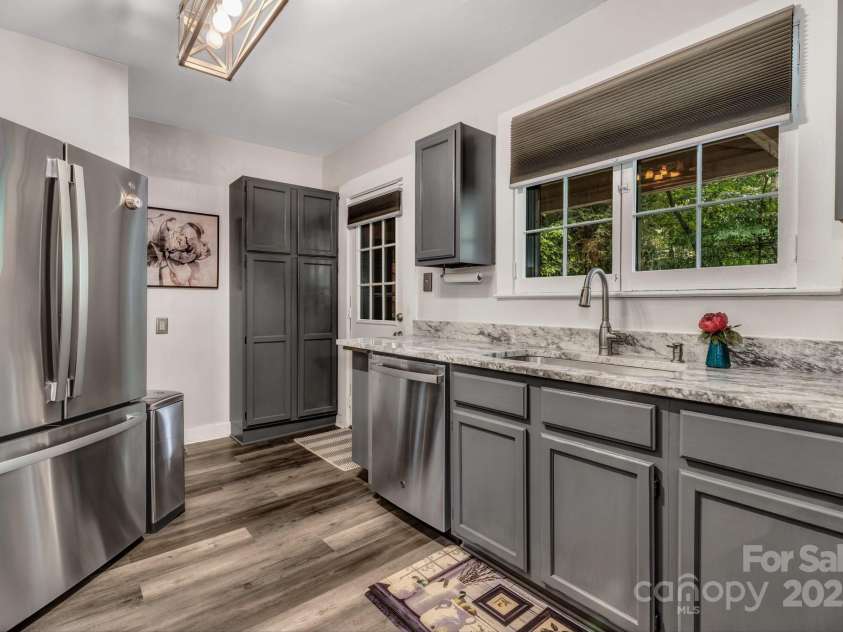 60 Meeks Road, Black Mountain, NC 28711.  MLS# CAR4269657, YatesRealty ID 24655. 