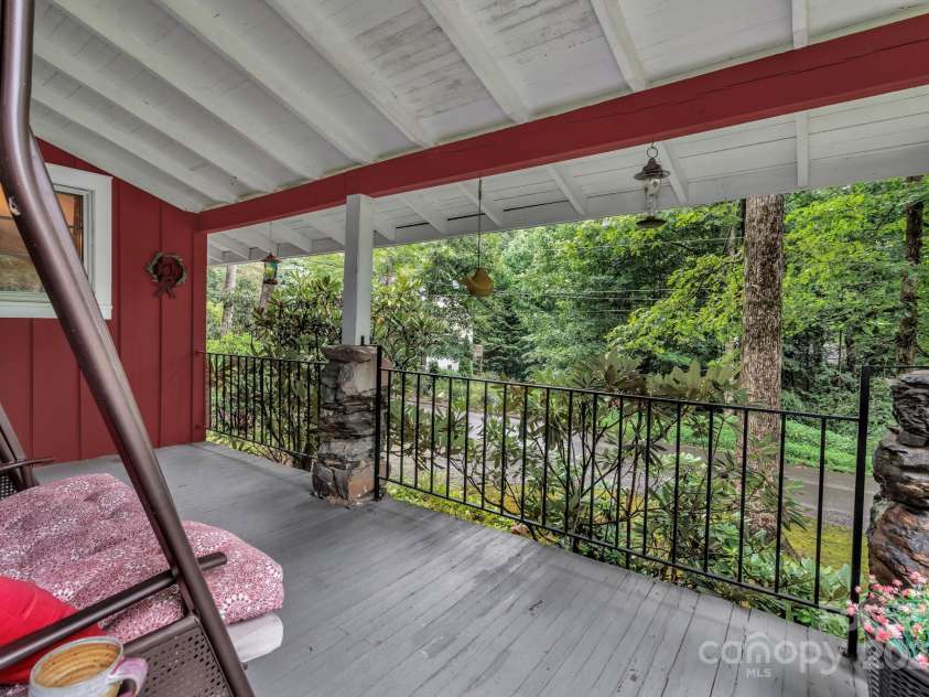 60 Meeks Road, Black Mountain, NC 28711.  MLS# CAR4269657, YatesRealty ID 24655. Front Porch