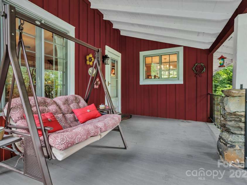 60 Meeks Road, Black Mountain, NC 28711.  MLS# CAR4269657, YatesRealty ID 24655. Front Porch