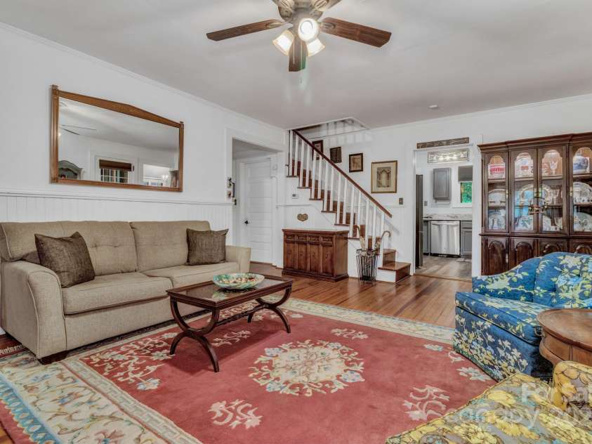 60 Meeks Road, Black Mountain, NC 28711.  MLS# CAR4269657, YatesRealty ID 24655. Great Room