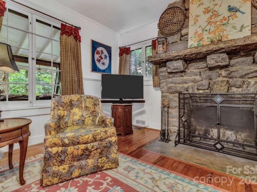 60 Meeks Road, Black Mountain, NC 28711.  MLS# CAR4269657, YatesRealty ID 24655. Great Room