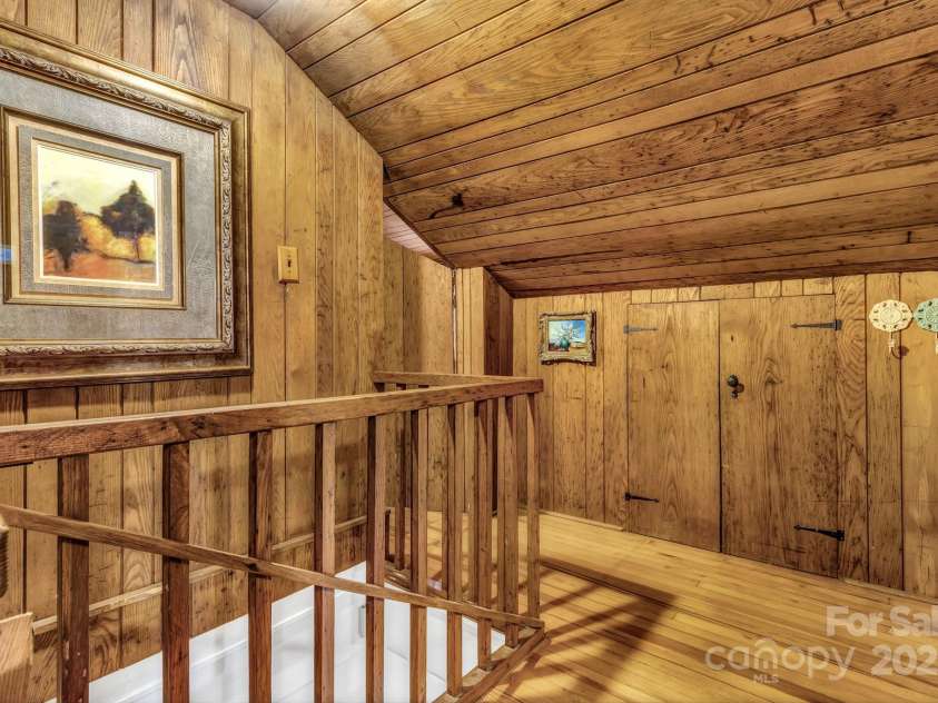 60 Meeks Road, Black Mountain, NC 28711.  MLS# CAR4269657, YatesRealty ID 24655. Upstairs Landing