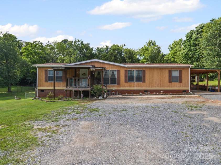 130 Benton Road, Kings Mountain, NC 28086.  MLS# CAR4273099, YatesRealty ID 24656. 