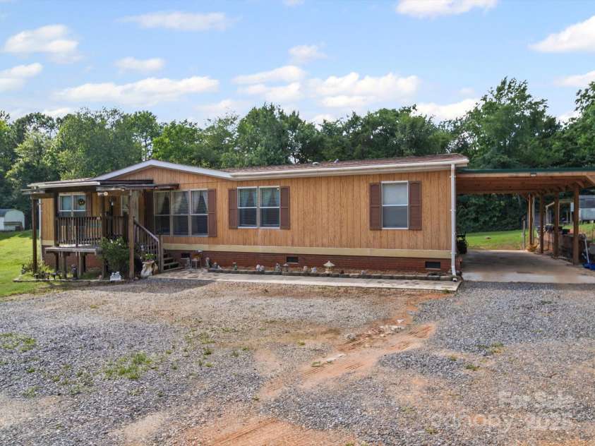 130 Benton Road, Kings Mountain, NC 28086.  MLS# CAR4273099, YatesRealty ID 24656. 