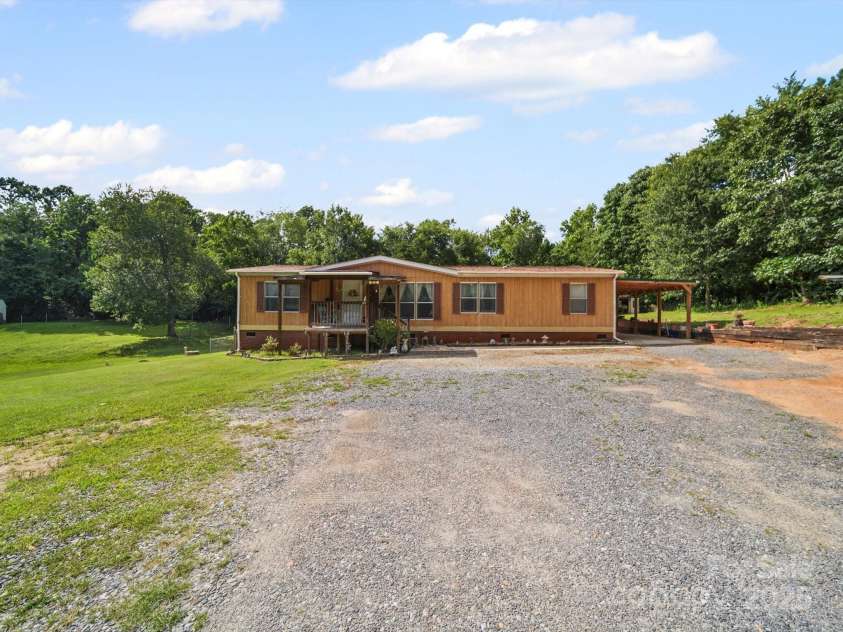 130 Benton Road, Kings Mountain, NC 28086.  MLS# CAR4273099, YatesRealty ID 24656. 