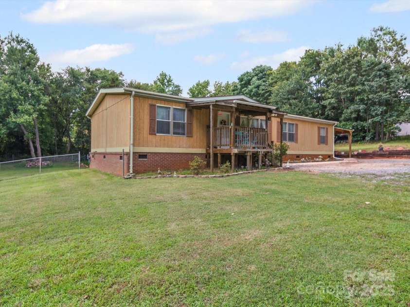 130 Benton Road, Kings Mountain, NC 28086.  MLS# CAR4273099, YatesRealty ID 24656. 