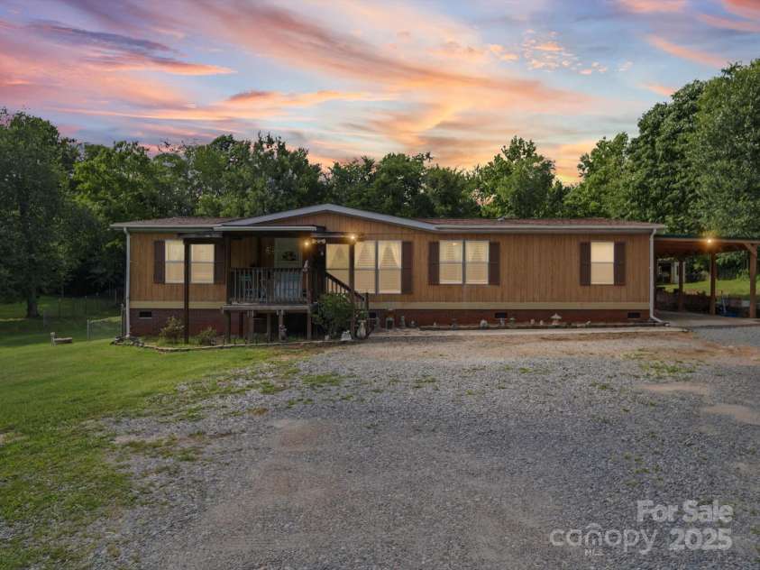 130 Benton Road, Kings Mountain, NC 28086.  MLS# CAR4273099, YatesRealty ID 24656. 