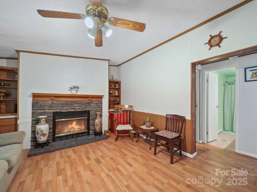 130 Benton Road, Kings Mountain, NC 28086.  MLS# CAR4273099, YatesRealty ID 24656. Den