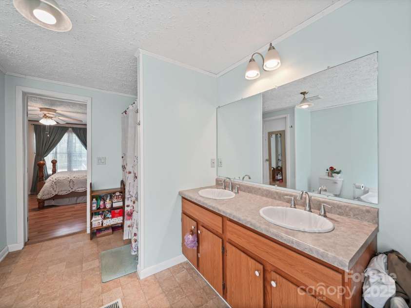 130 Benton Road, Kings Mountain, NC 28086.  MLS# CAR4273099, YatesRealty ID 24656. Primary bathroom
