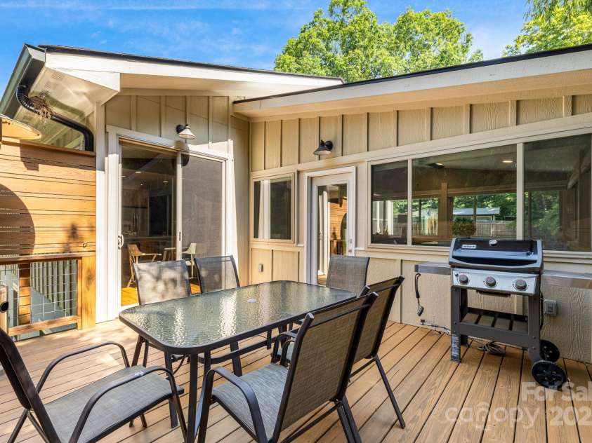 506 Hiawassee Avenue, Black Mountain, NC 28711.  MLS# CAR4265493, YatesRealty ID 24657. 