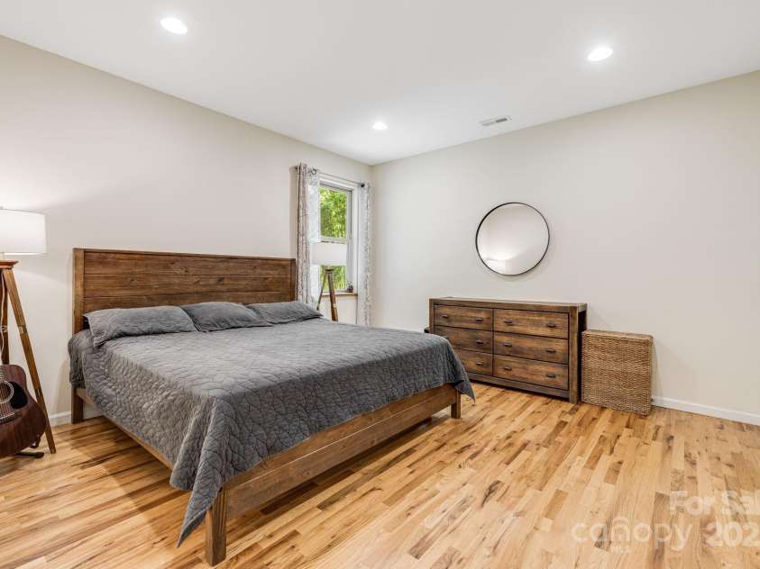 506 Hiawassee Avenue, Black Mountain, NC 28711.  MLS# CAR4265493, YatesRealty ID 24657. 