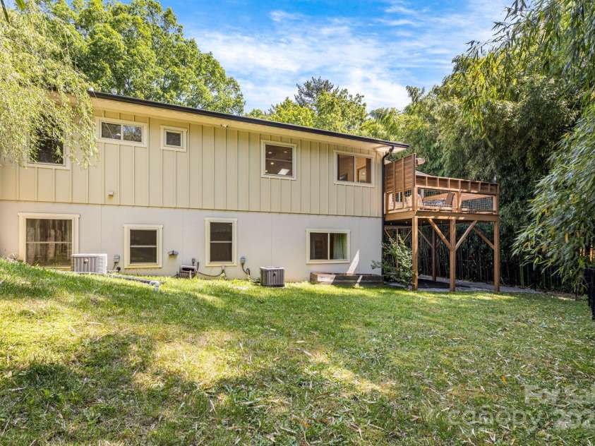 506 Hiawassee Avenue, Black Mountain, NC 28711.  MLS# CAR4265493, YatesRealty ID 24657. 