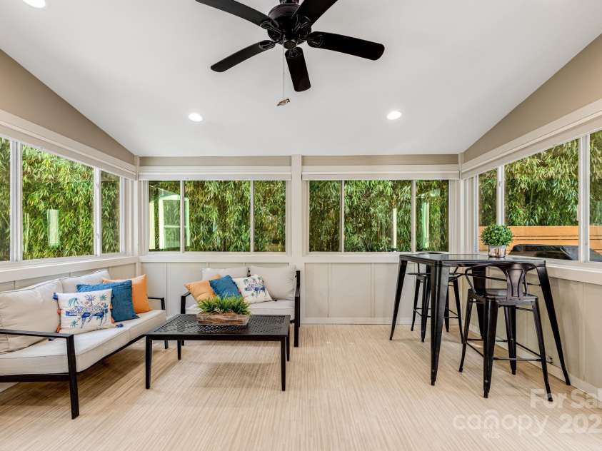 506 Hiawassee Avenue, Black Mountain, NC 28711.  MLS# CAR4265493, YatesRealty ID 24657. 