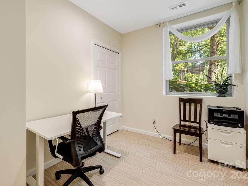 506 Hiawassee Avenue, Black Mountain, NC 28711.  MLS# CAR4265493, YatesRealty ID 24657. Apt office or bedroom