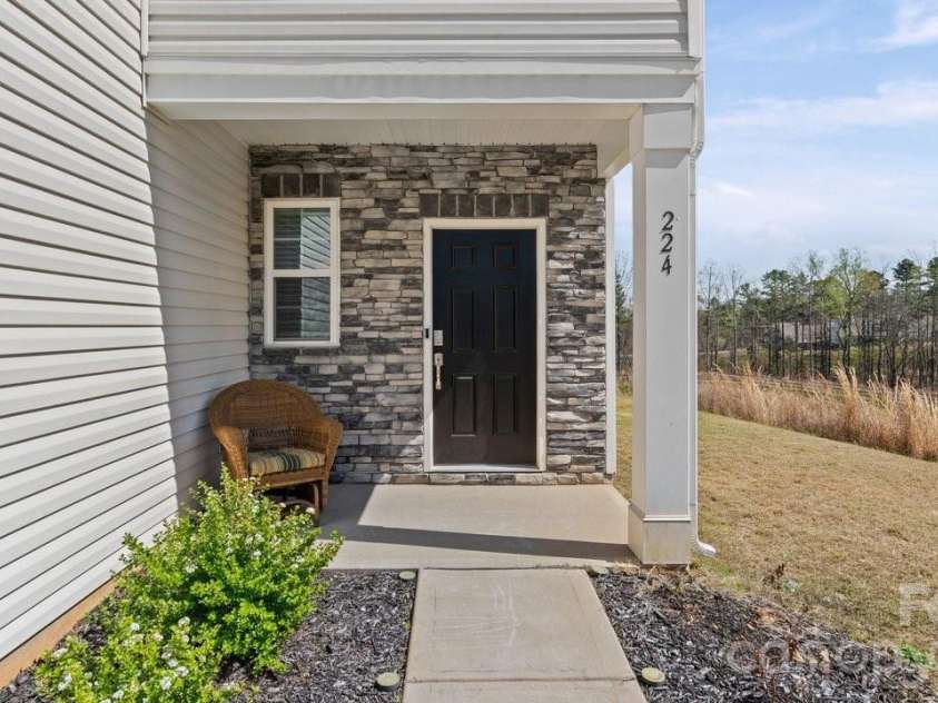 224 Eden Avenue, Mooresville, NC 28115.  MLS# CAR4359594, YatesRealty ID 24659. 
