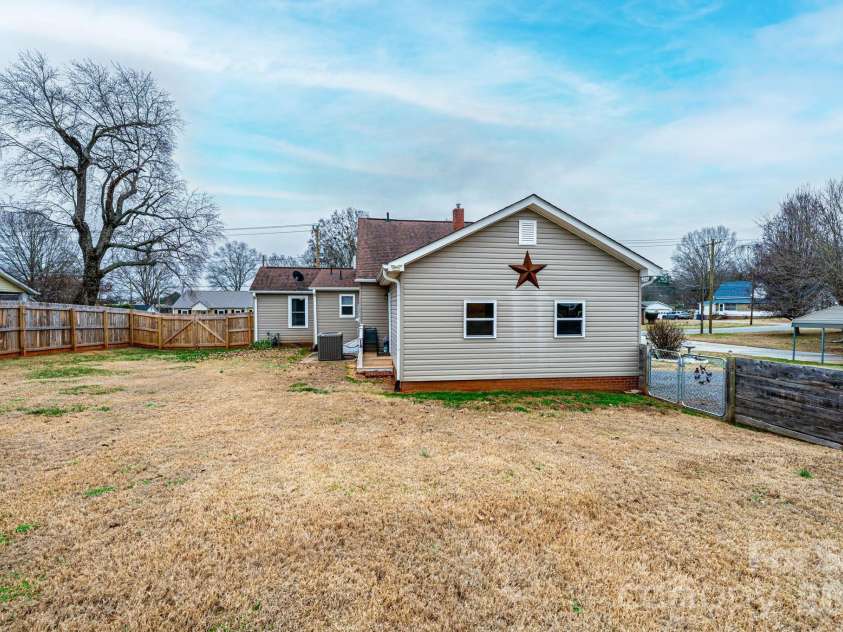235 Spring Street, Mocksville, NC 27028.  MLS# CAR4336603, YatesRealty ID 2466. 