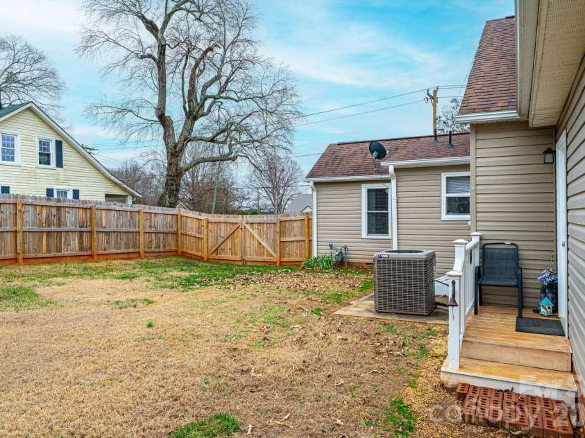 235 Spring Street, Mocksville, NC 27028.  MLS# CAR4336603, YatesRealty ID 2466. 