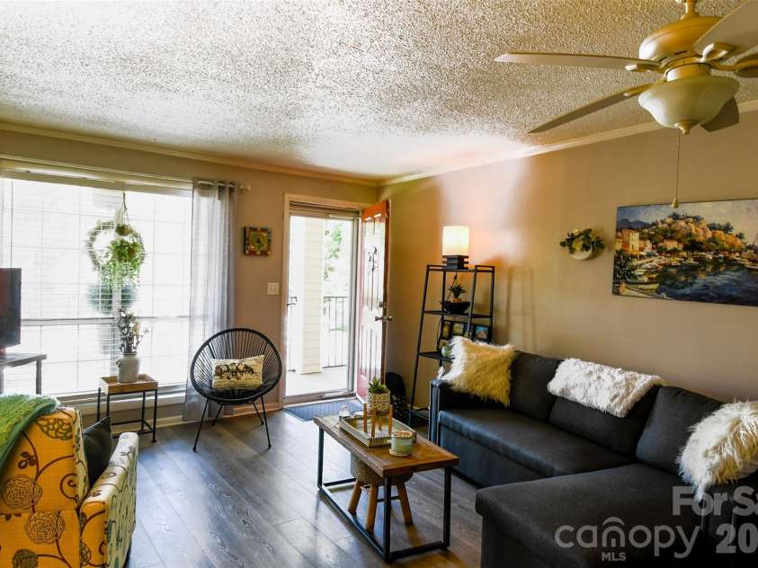 1046 Surry Lane, Gastonia, NC 28054.  MLS# CAR4385516, YatesRealty ID 24660. 