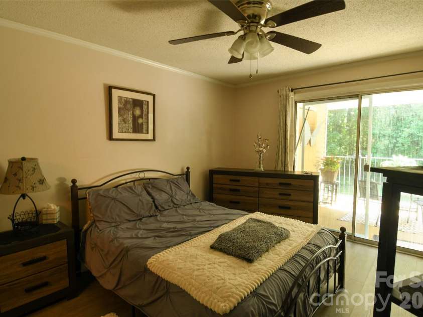 1046 Surry Lane, Gastonia, NC 28054.  MLS# CAR4385516, YatesRealty ID 24660. 