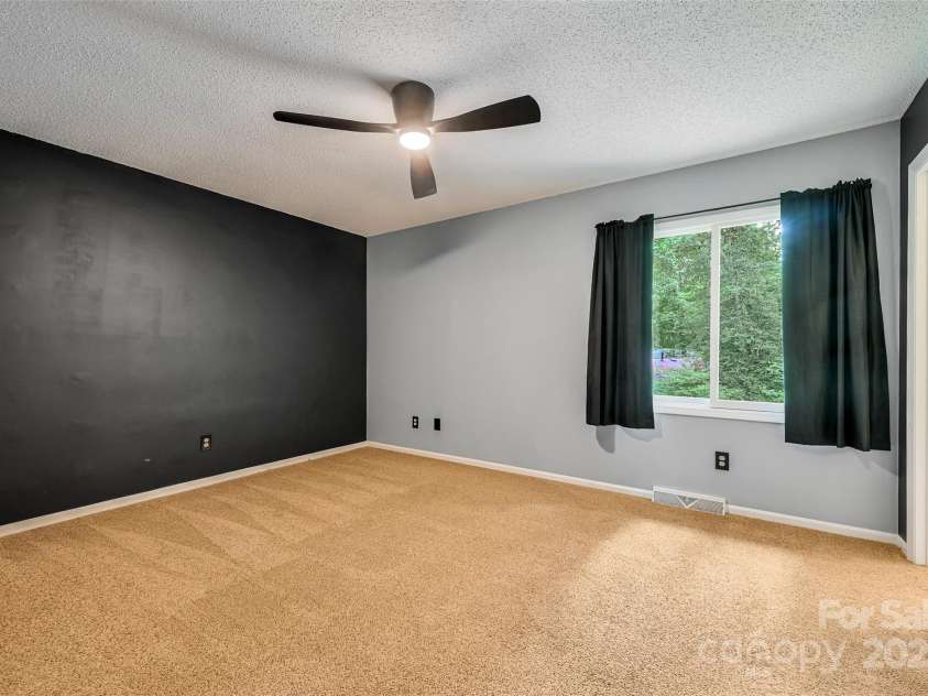 18 Golden Oaks Lane, Fletcher, NC 28732.  MLS# CAR4271858, YatesRealty ID 24660. 