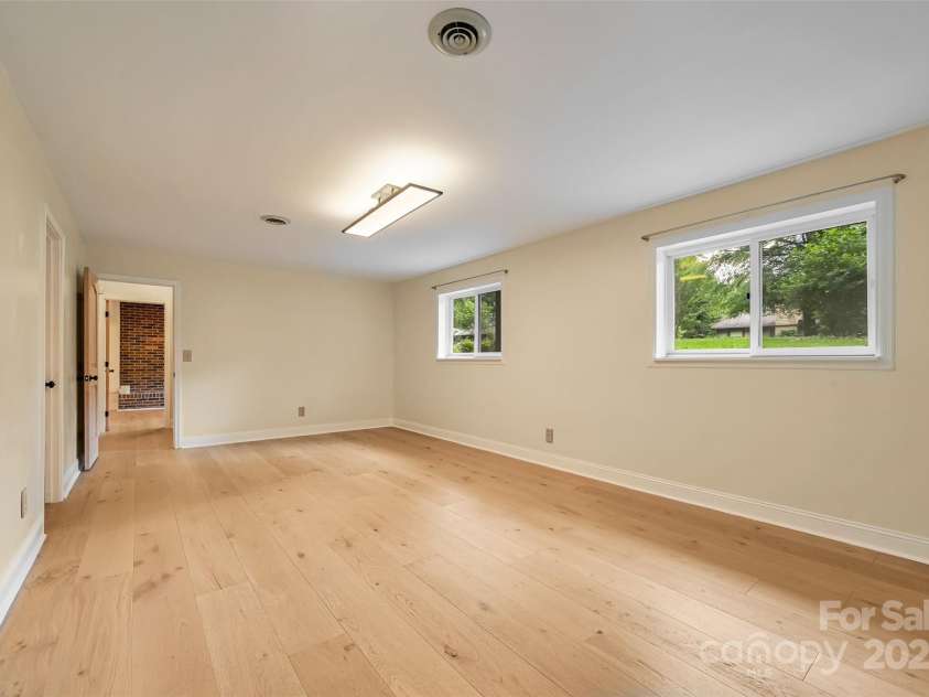 18 Golden Oaks Lane, Fletcher, NC 28732.  MLS# CAR4271858, YatesRealty ID 24660. 