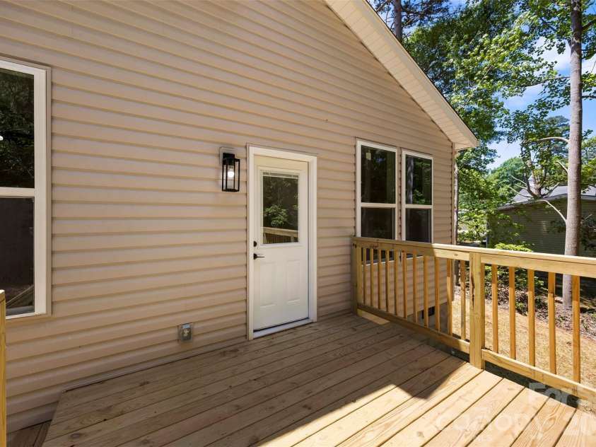 2555 Winfield Street, Kannapolis, NC 28083.  MLS# CAR4384874, YatesRealty ID 24661. 