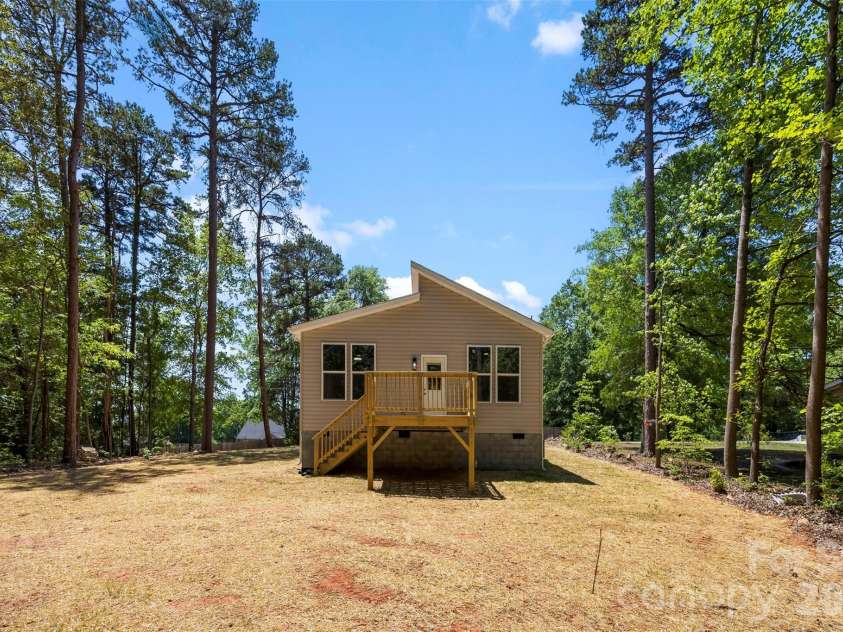 2555 Winfield Street, Kannapolis, NC 28083.  MLS# CAR4384874, YatesRealty ID 24661. 